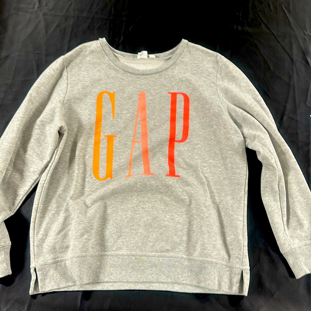 Gray heather GAP sweatshirt